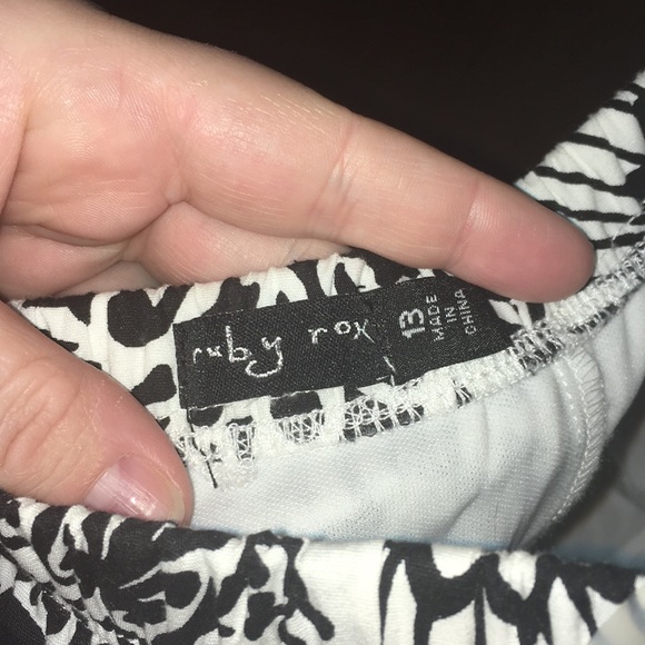 Junior Black/White Dress - Picture 3 of 3